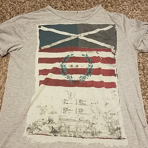 Unique patriotic short sleeve thin t shirt. - Picture 2 of 4